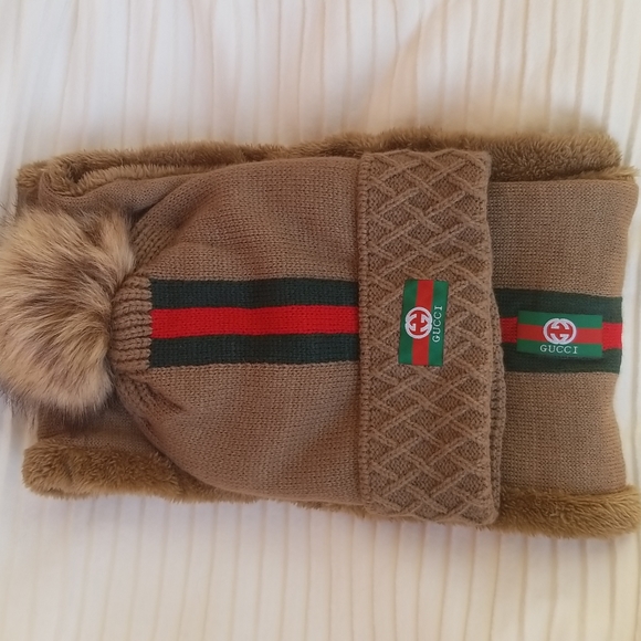 Accessories - Gucci Winter's Cozy Hat & Scarf New